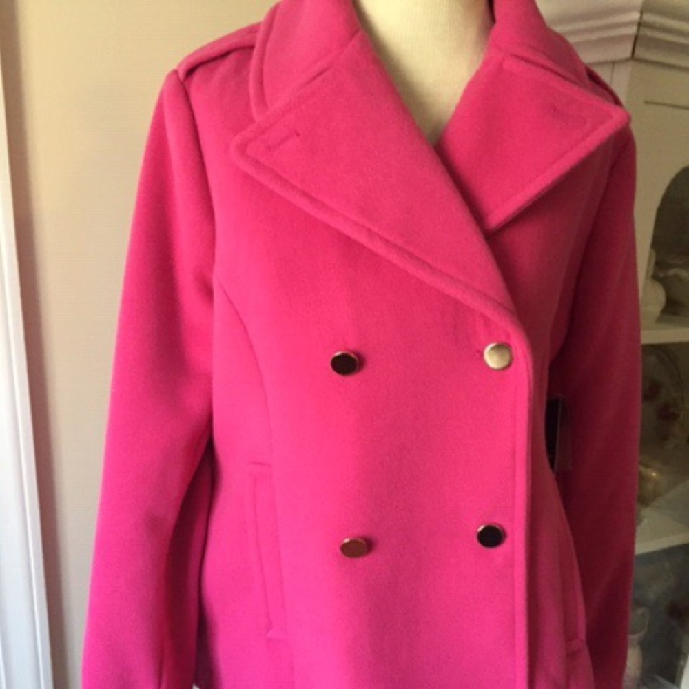 NWT Crown & Ivy pink short coat